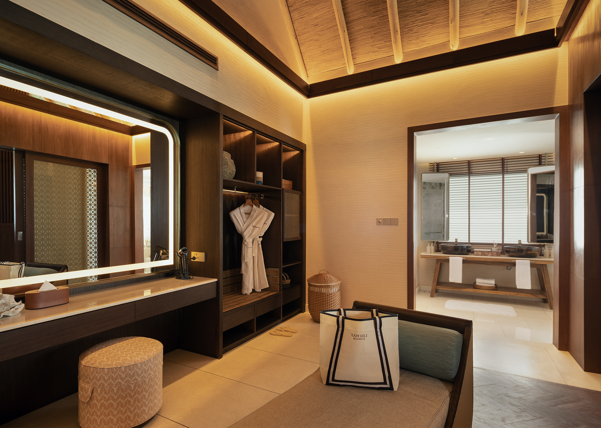 Rah Gili Maldives — Water pool villa dressing area